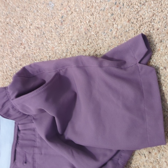 Pair of Under Armour heat gear shorts - Picture 7 of 7